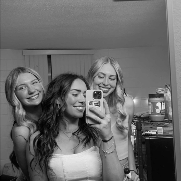 Meet your Posher, Liv and Maddie - Picture 1 of 1